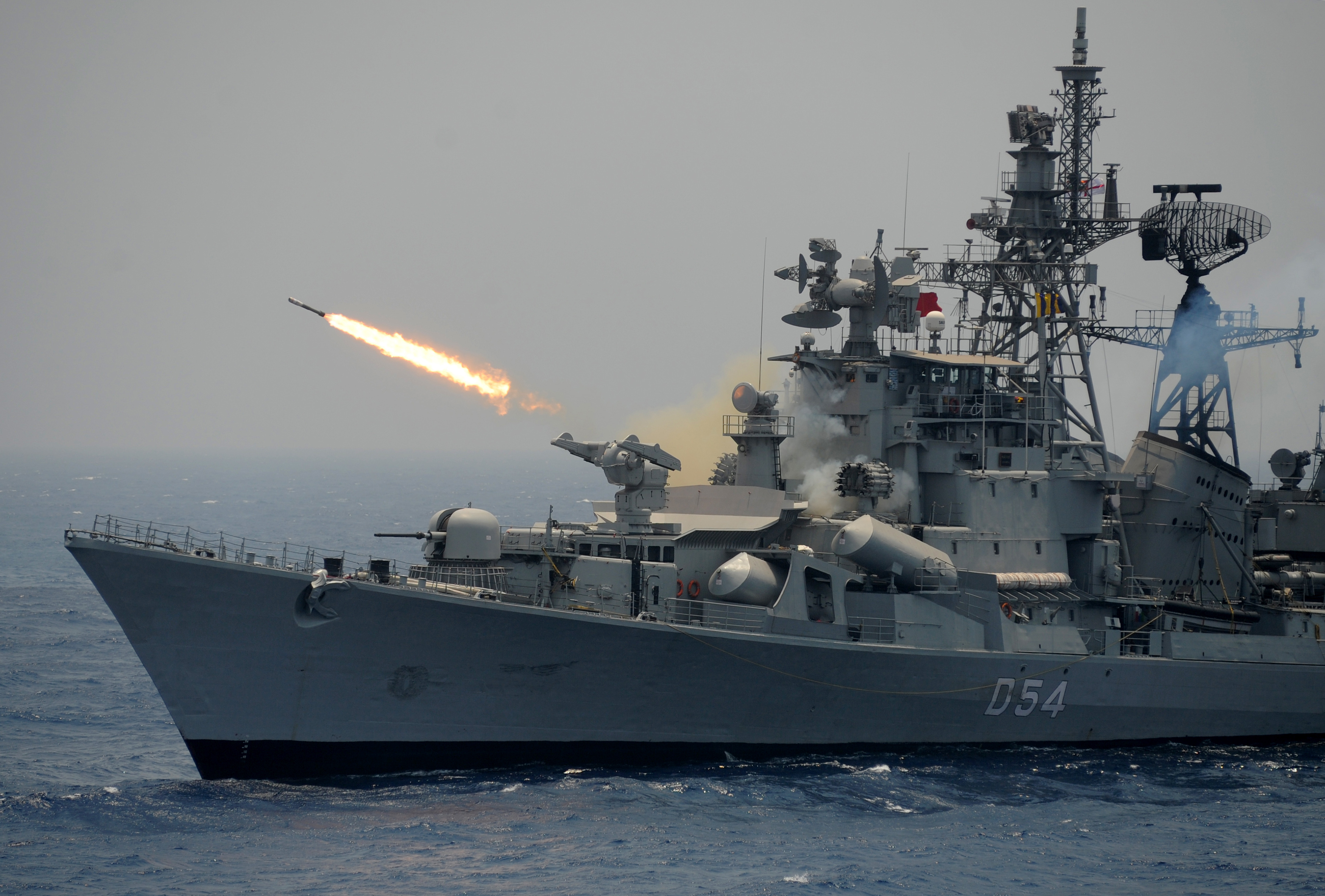 Destroyer перевод. РБУ 6000 БПК. РБУ 6000 стрельба. Военный корабль стреляет. Военный корабль России стреляет.