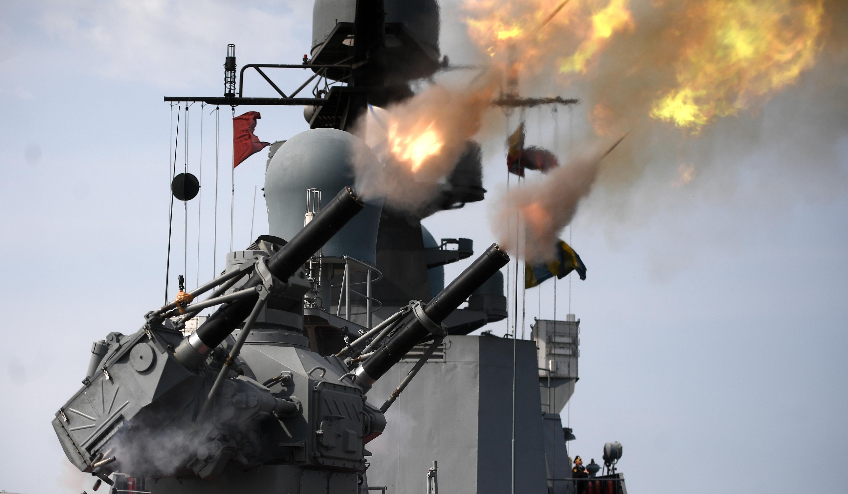 Россия атакует американский флот. Зрак 3м89 "Пальма". 3м89 «палаш». Зенитно-артиллерийских комплекса «палаш». Палаш (зенитный ракетно-артиллерийский комплекс).