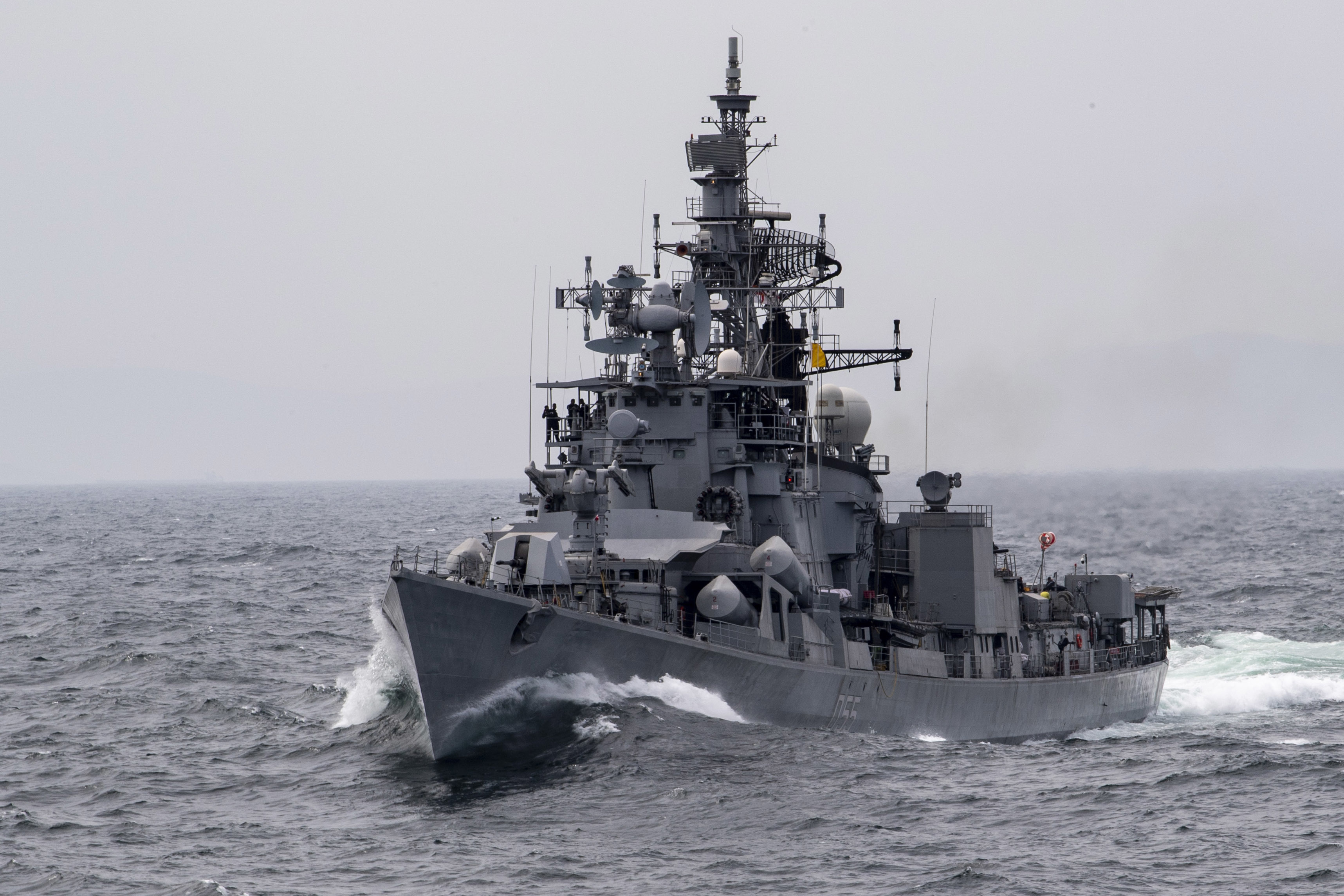 Военное судно. Эсминец ins Rajput (d51). Эсминец ins Ranvijay (d55). Эсминец ins Rana (d52). Военный корабль эсминец.