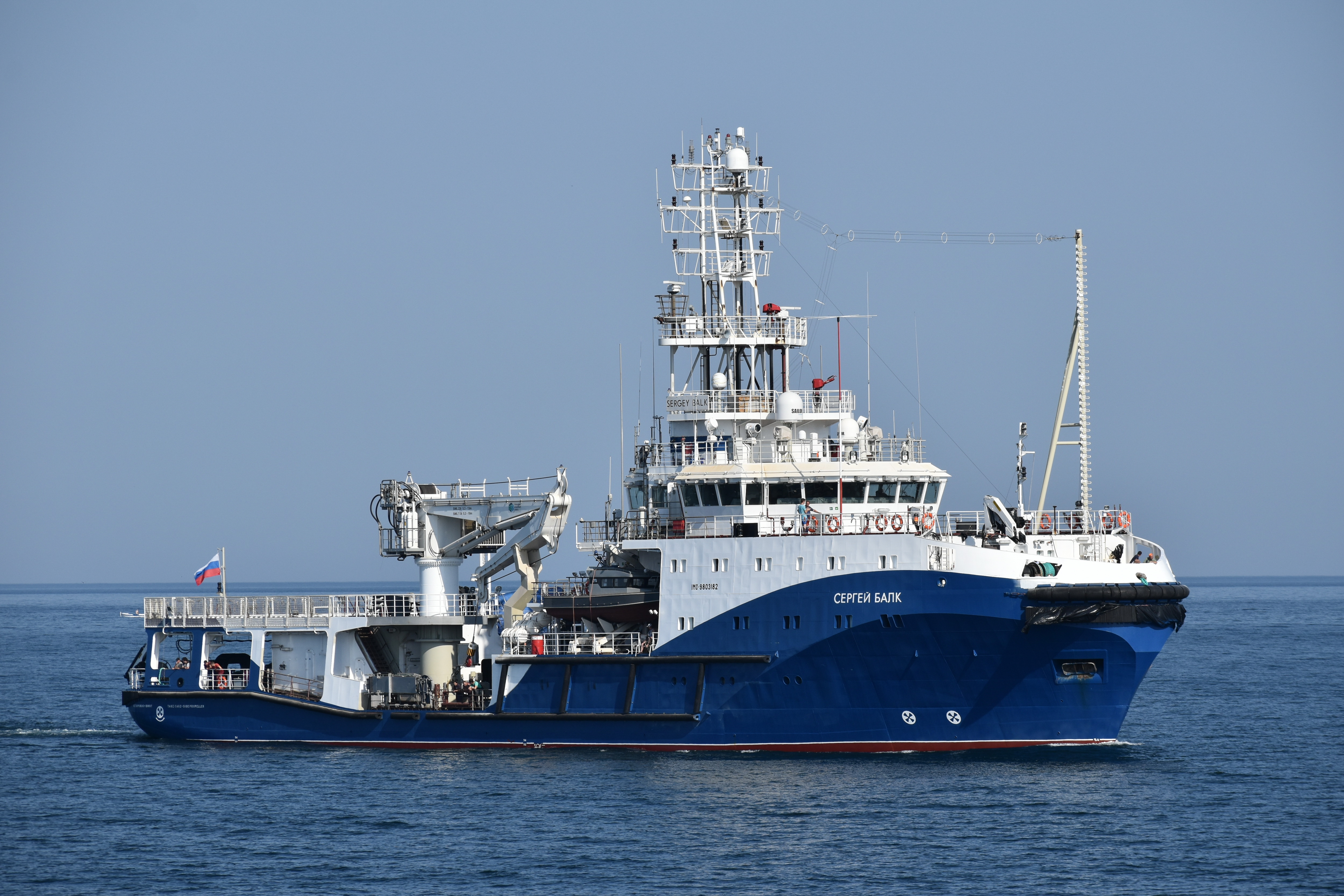 2 российских судна. Буксир 23470 Сергей балк. Морской буксир Сергей балк проекта 23470. Морской буксир «Сергей балк». Сергей балк корабль.